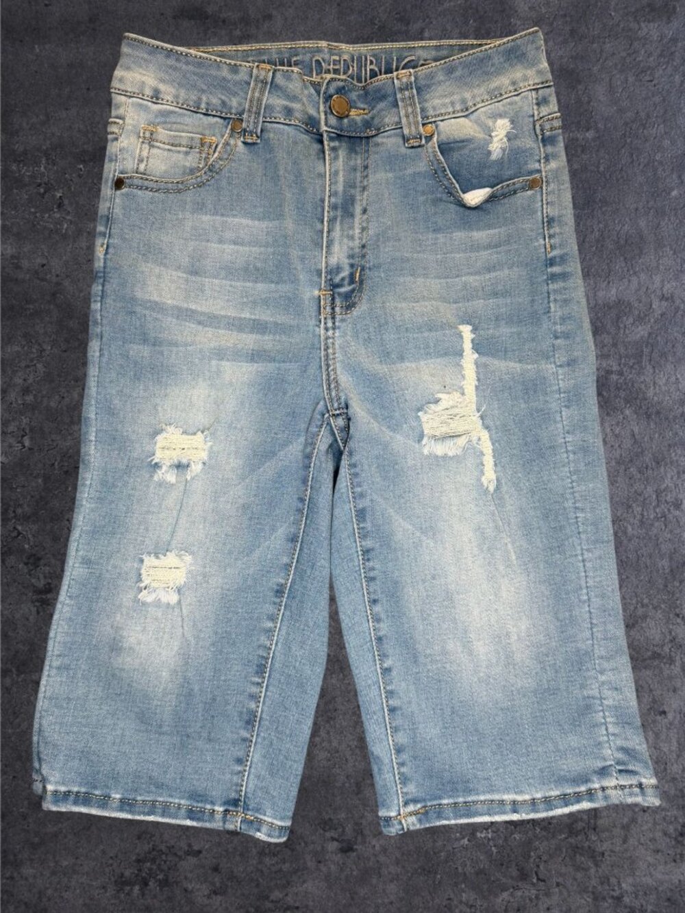 Blue Republic Distressed  Light Wash Size 7 Denim Bermuda Shorts (1275)